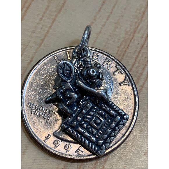 .925 Quilting Bee Sterling Silver Jewelry Charm #sew #quilter - Picture 2 of 4